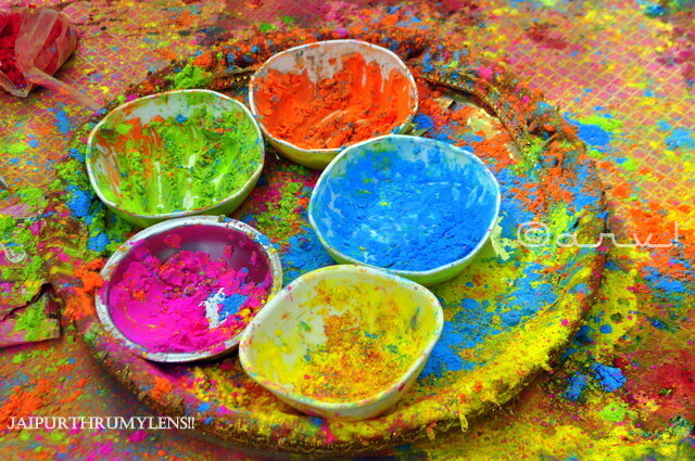 beautiful-gulal-colour-holi-festival-jaipur-india-guide